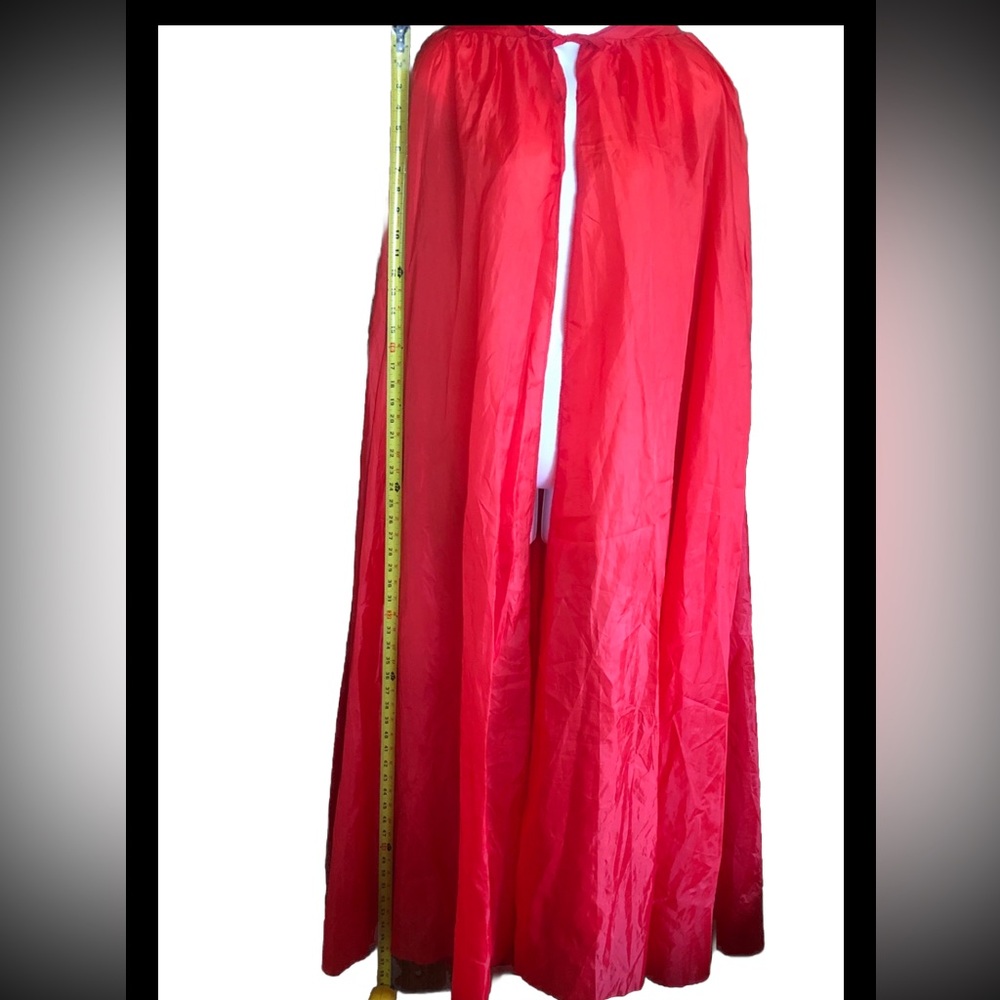 Halloween Red Costume Cape full length - Picture 7 of 10